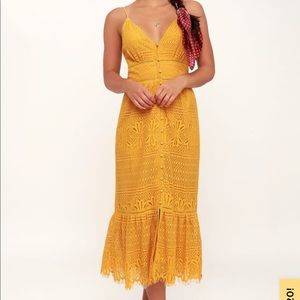 Mustard yellow lace midi-dress